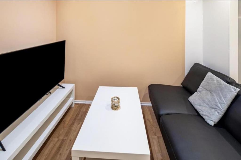 Cityloft Kassel 1 - Zentrale Unterkunft Fuer Gruppen Bis 7 Personen - Parkplatz - Netflix Εξωτερικό φωτογραφία